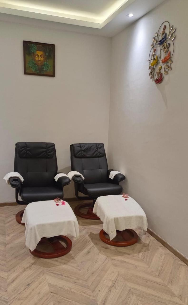 Royal Orchid Resort & Convention Centre, Yelahanka Bangalore Dış mekan fotoğraf